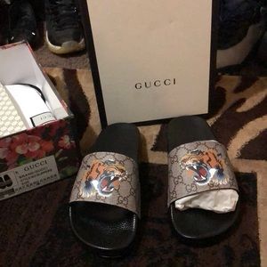 Gucci supreme slides